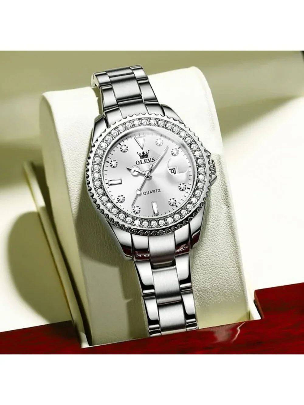 Women's Silver Luxury Diamond with Date Analog Quartz Waterproof Wrist Watch